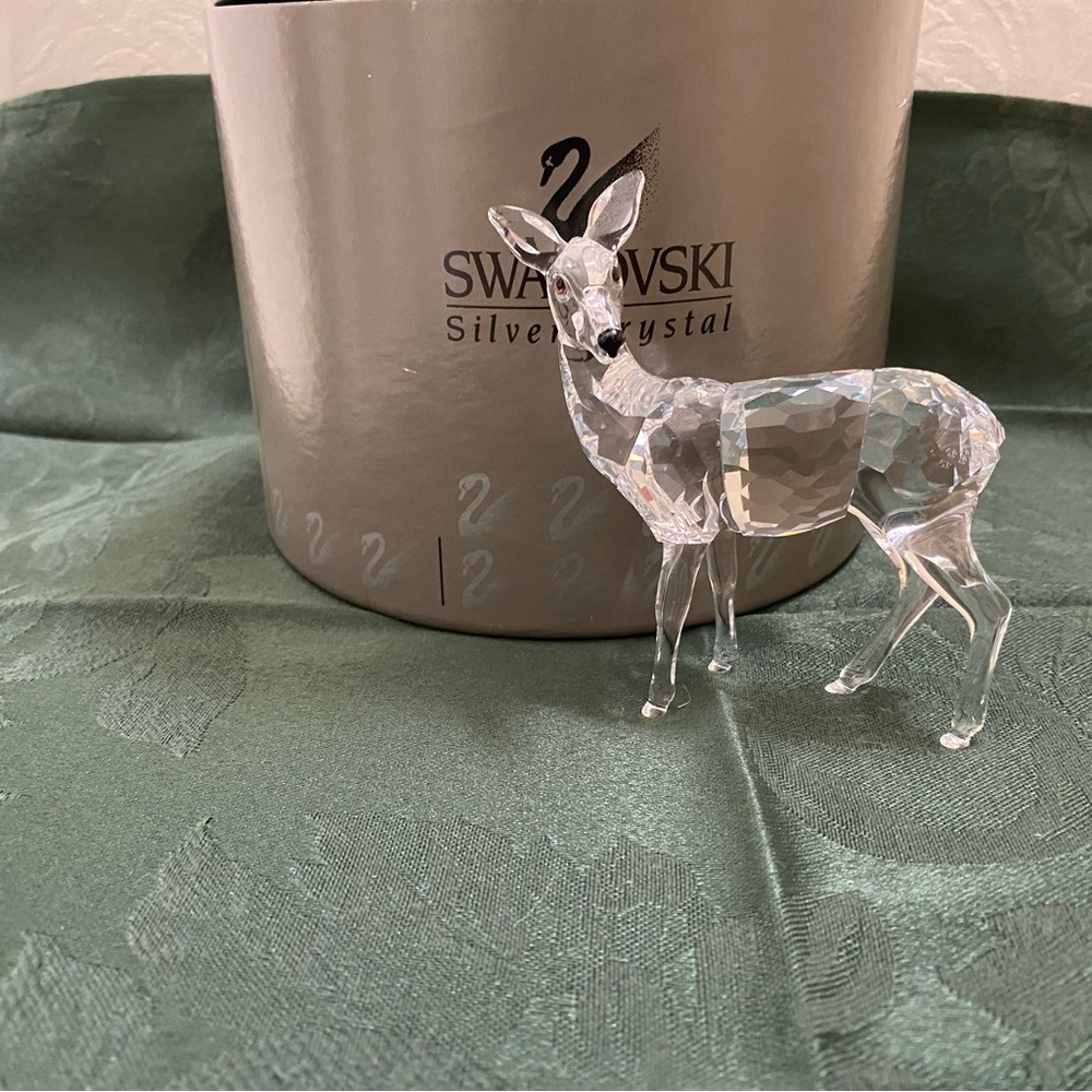Swarovski Crystal DOE Figurine 247963